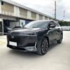 Le Changan UNI-K 2021 2.0T est un SUV moderne et sportif équipé d'un moteur essence 2.0 turbo développant environ 233 ch et 390 Nm. Il utilise une boîte automatique Aisin à 8 rapports selon la configuration.
Avec son design distinctif, son habitacle spacieux et ses nombreuses technologies disponibles selon la finition, le UNI-K constitue un SUV particulièrement intéressant pour les conducteurs recherchant confort, puissance et équipements modernes.