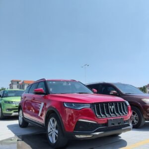 Zotye T700 est un SUV de la marque chinoise Zotye, conçu avec un positionnement haut de gamme dans la gamme du constructeur, 61380km
Avec son design imposant, son habitacle spacieux et ses nombreux équipements selon la finition, le Zotye T700 constitue une alternative intéressante pour les conducteurs recherchant un SUV chinois confortable, moderne et bien équipé.
Selon l'année, la finition et le marché, le T700 peut recevoir différentes motorisations essence et transmissions.