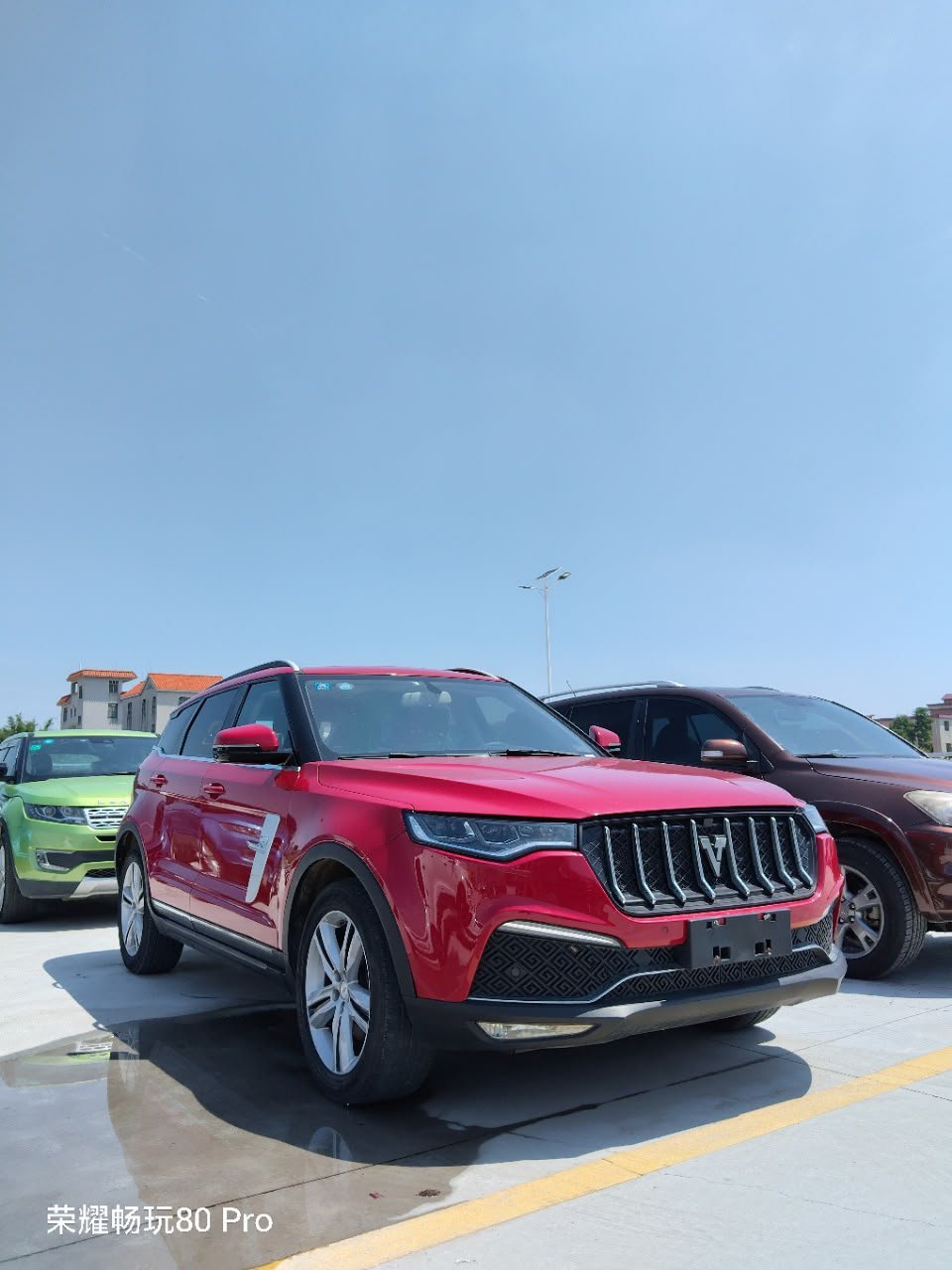 Zotye T700 est un SUV de la marque chinoise Zotye, conçu avec un positionnement haut de gamme dans la gamme du constructeur, 61380km
Avec son design imposant, son habitacle spacieux et ses nombreux équipements selon la finition, le Zotye T700 constitue une alternative intéressante pour les conducteurs recherchant un SUV chinois confortable, moderne et bien équipé.
Selon l'année, la finition et le marché, le T700 peut recevoir différentes motorisations essence et transmissions.
