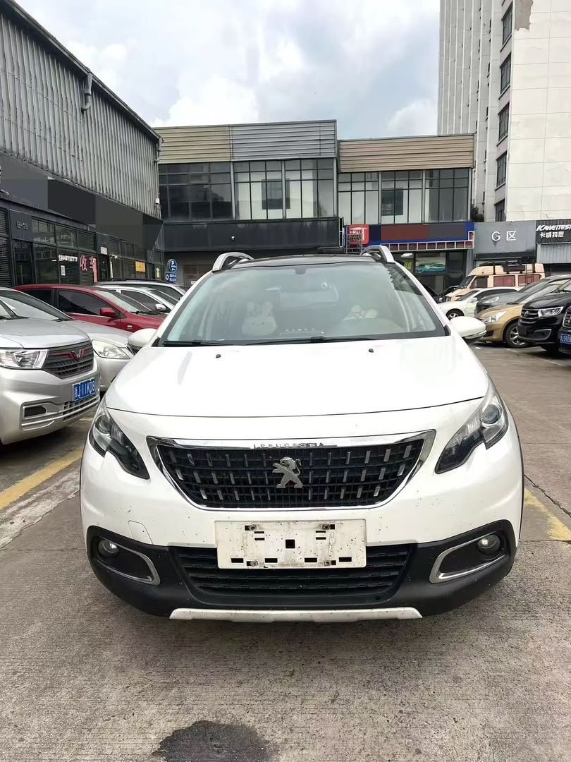Peugeot 2008 2018 1.6 est un SUV/crossover compact offrant un bon compromis entre polyvalence,lecture d'odometre 83000km confort et praticité. Selon la version et le marché, le moteur 1.6 peut être proposé en essence ou diesel, avec différentes puissances et transmissions.
Cette génération du Peugeot 2008 convient aussi bien aux déplacements urbains qu'aux trajets familiaux et aux longues distances.