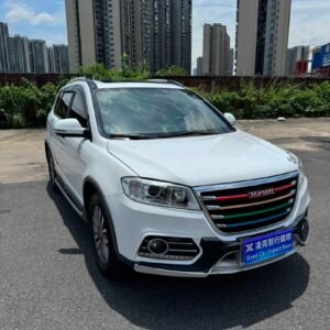 Haval H6 2017 est un SUV de la marque Haval, appartenant au groupe Great Wall Motor (GWM). Il associe un format familial, une position de conduite surélevée et différentes motorisations essence selon la finition et le marché.
Le Haval H6 2017 existe notamment avec des moteurs 1.5T et 2.0T, ainsi qu'avec différentes configurations de boîte et de transmission.