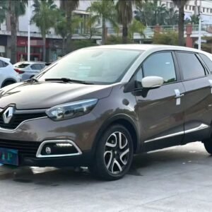 Renault Captur Style Urban 1.2 est un SUV compact conçu pour associer style, confort et polyvalence.Boite Automatique. Année 2015 .Avec son design distinctif et son format adapté aux déplacements quotidiens, il constitue une option intéressante pour les automobilistes recherchant un véhicule urbain polyvalent.
kilométrage 62000 km .Jusqu'au Port De Dakar
