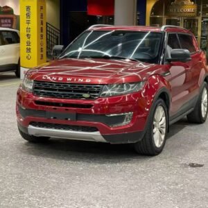 Découvrez le Landwind X7 2.0T, un SUV qui associe un design extérieur élégant. Année 2016 une silhouette dynamique et une motorisation essence turbocompressée. Avec son allure robuste et son habitacle conçu pour le confort, le Landwind X7 représente une option intéressante pour les conducteurs à la recherche d'un SUV polyvalent pour leurs déplacements quotidiens et leurs voyages. Jusqu'au Port Dakar