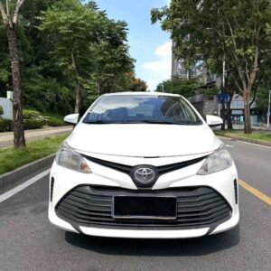Toyota Vios 2017 est une berline compacte conçue pour les déplacements quotidiens. Dates D'immatriculation : Janvier 2017 .
Kilométrage 120000km. Elle propose un habitacle cinq places, un coffre pratique et une motorisation essence dont les caractéristiques varient selon la version et le marché d'origine. Jusqu'au Port de Dakar
